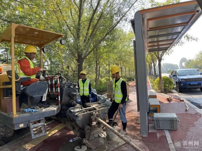 濱州智能電子候車亭讓市民乘公交更方便(圖2)